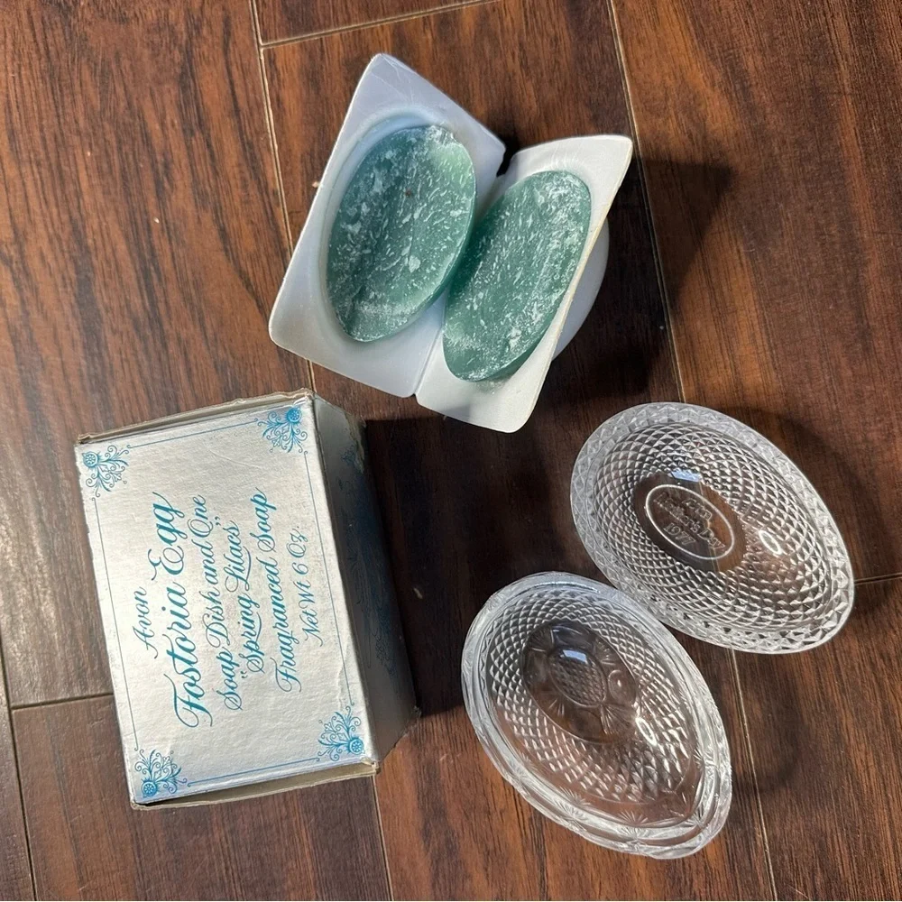 VTG Avon Fostoria Lead Crystal Egg Soap Dish With Spring Lilac Soap